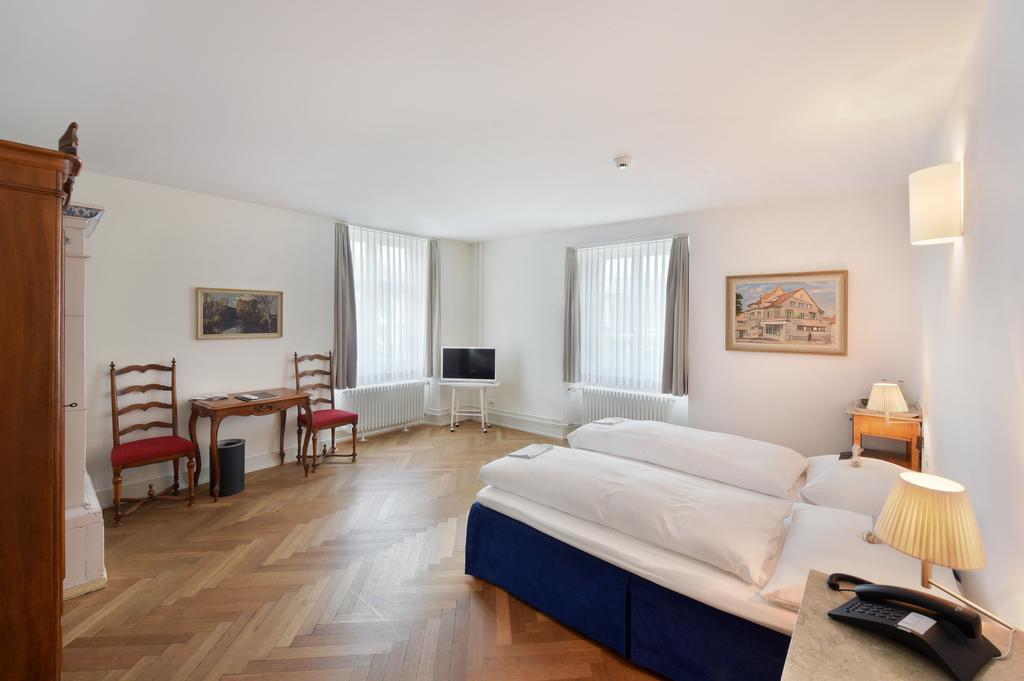 Hotel Im Schlosspark Binningen Esterno foto