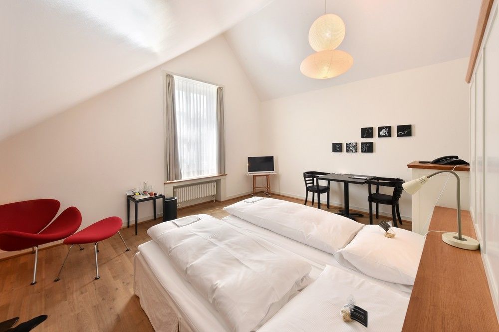 Hotel Im Schlosspark Binningen Esterno foto