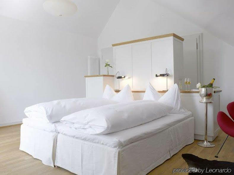 Hotel Im Schlosspark Binningen Esterno foto